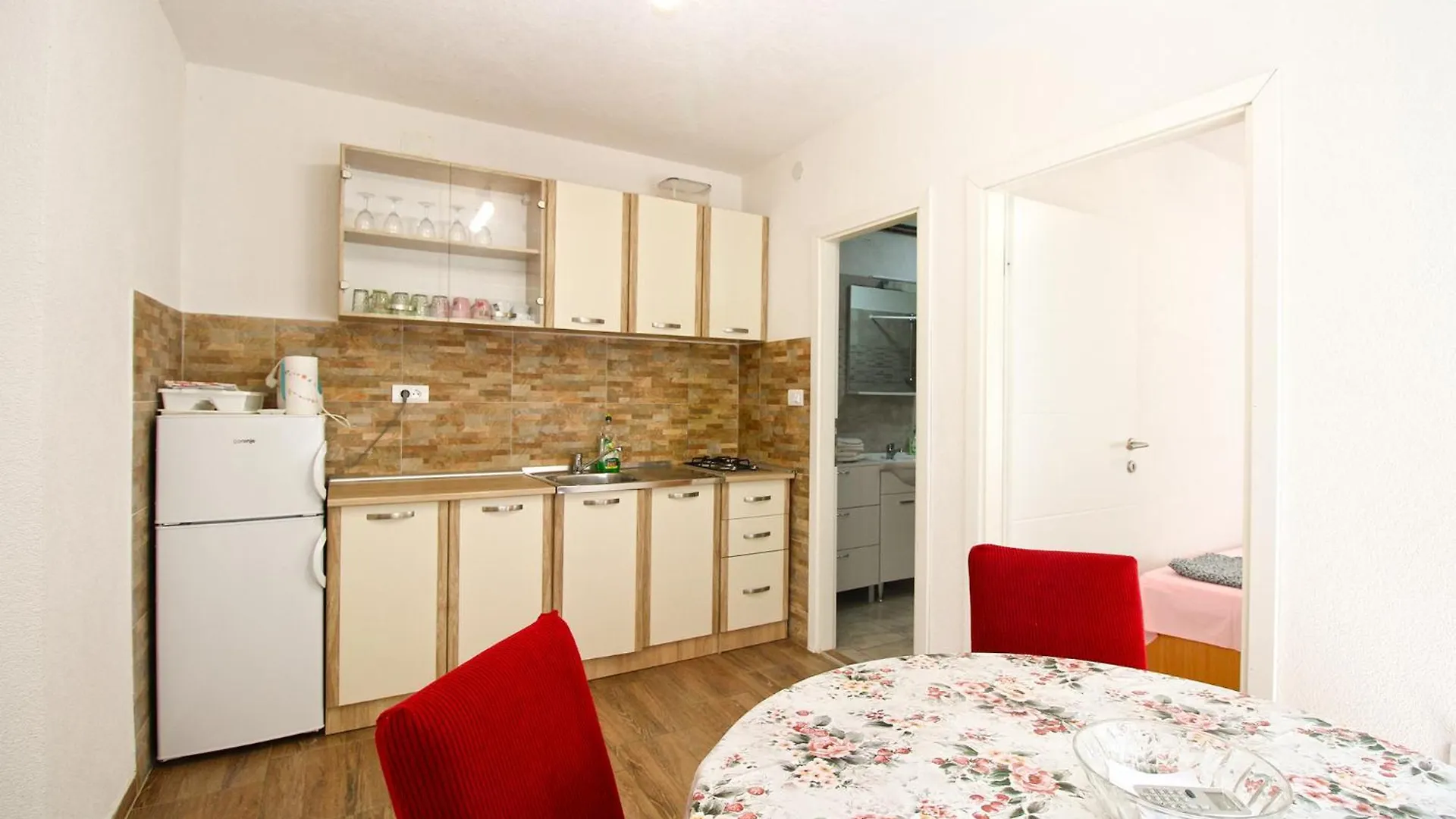 Apartments Hasiba 1362 Перой