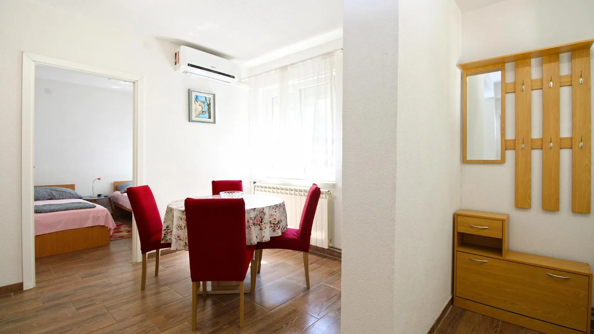 Apartments Hasiba 1362 Перой