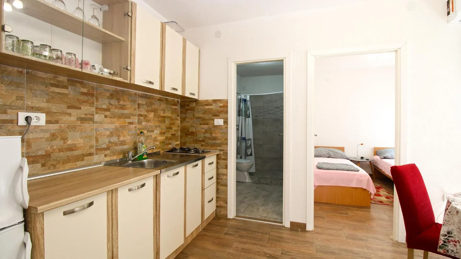 Apartments Hasiba 1362 Перой