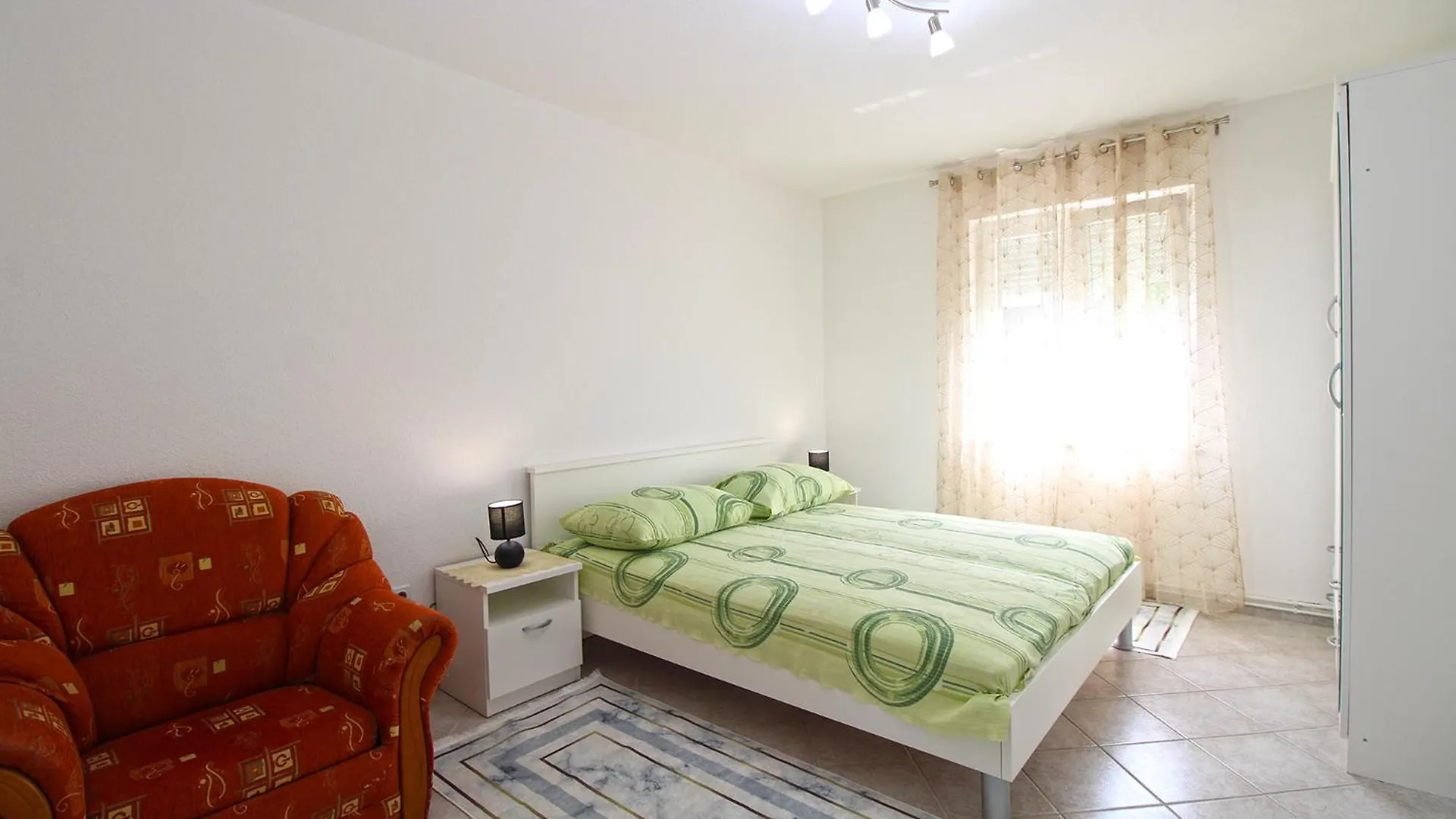 Apartments Hasiba 1362 Перой