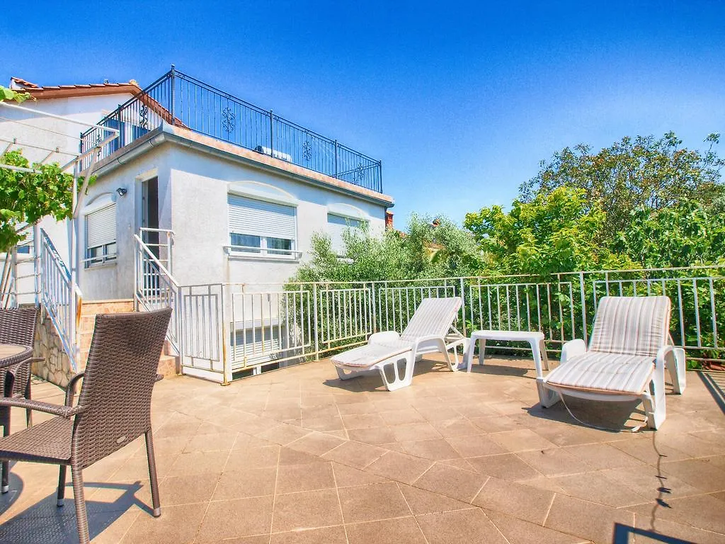 Apartments Hasiba 1362 Перой