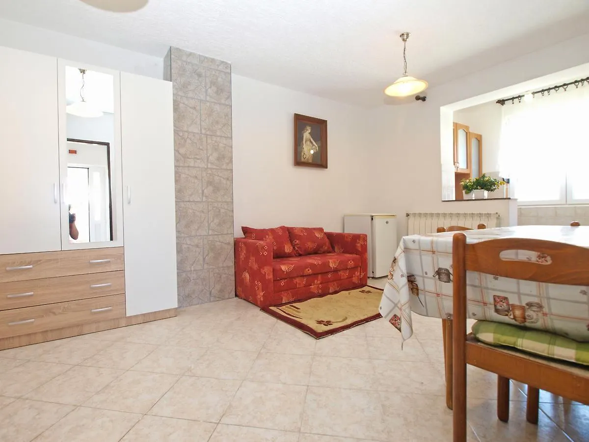 Apartments Hasiba 1362 Peroj