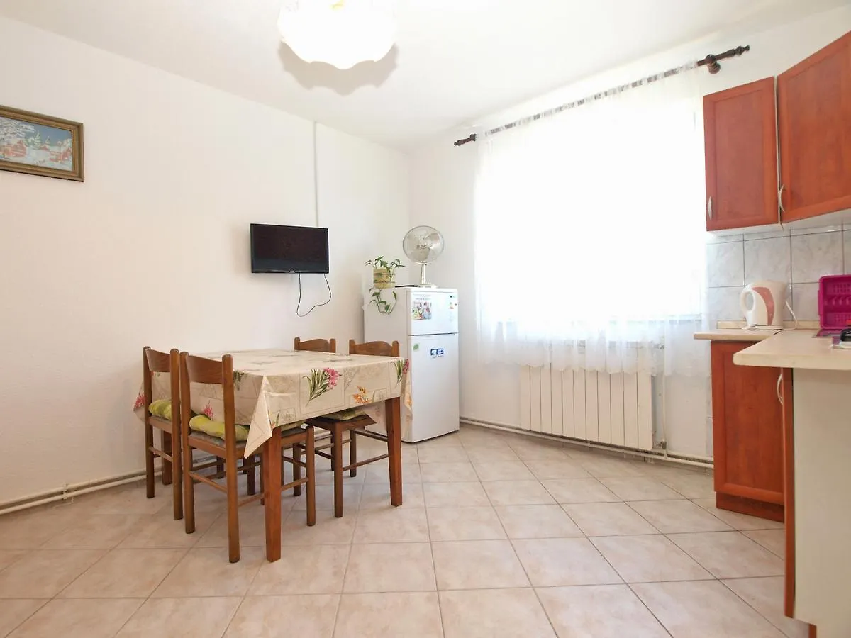Apartments Hasiba 1362 Перой
