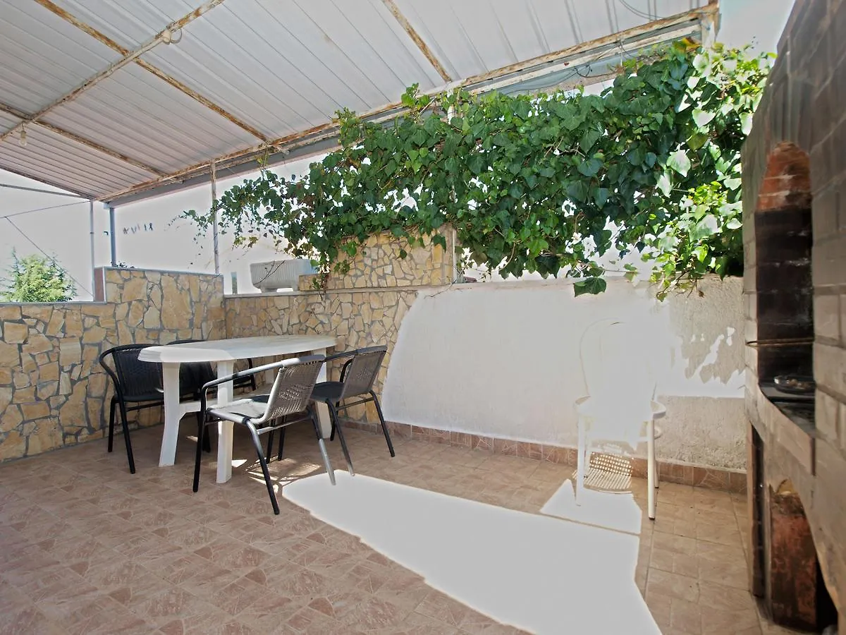 Apartments Hasiba 1362 Перой 0*,